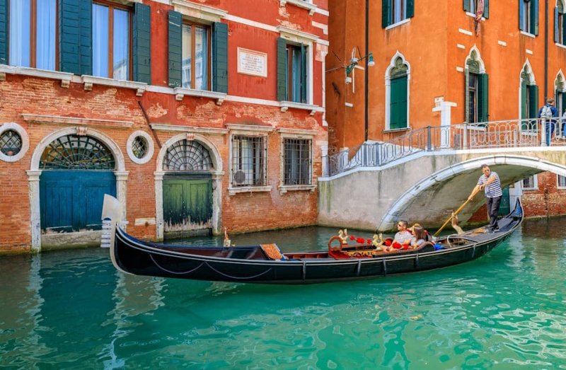 Venice Gondola Ride with Dinner