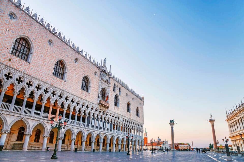Venice Walking Tour and Gondola Ride
